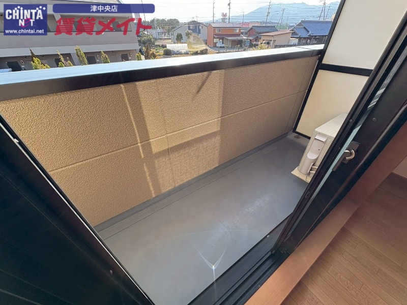 バルコニー　同物件別室画像