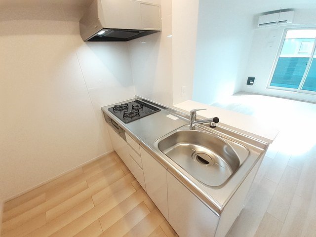 キッチン　コンパクトなキッチンで掃除もラクラク