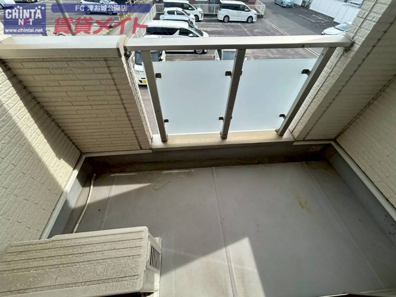 バルコニー　同物件別部屋です