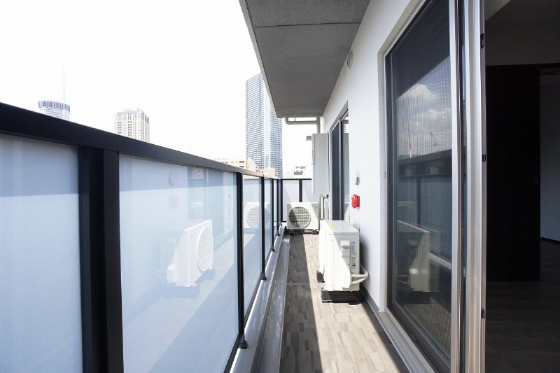 バルコニー　日当りの良いバルコニー