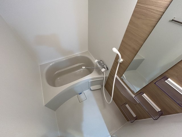 バス・シャワールーム　コンパクトで使いやすいお風呂です