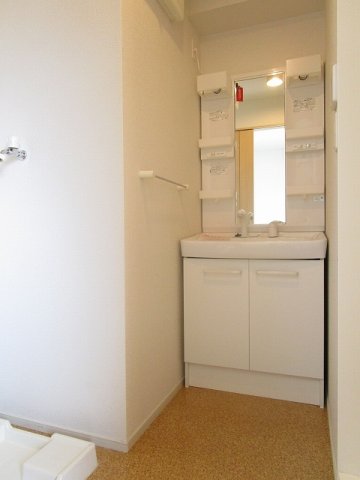 洗面設備　脱衣スペースもあります