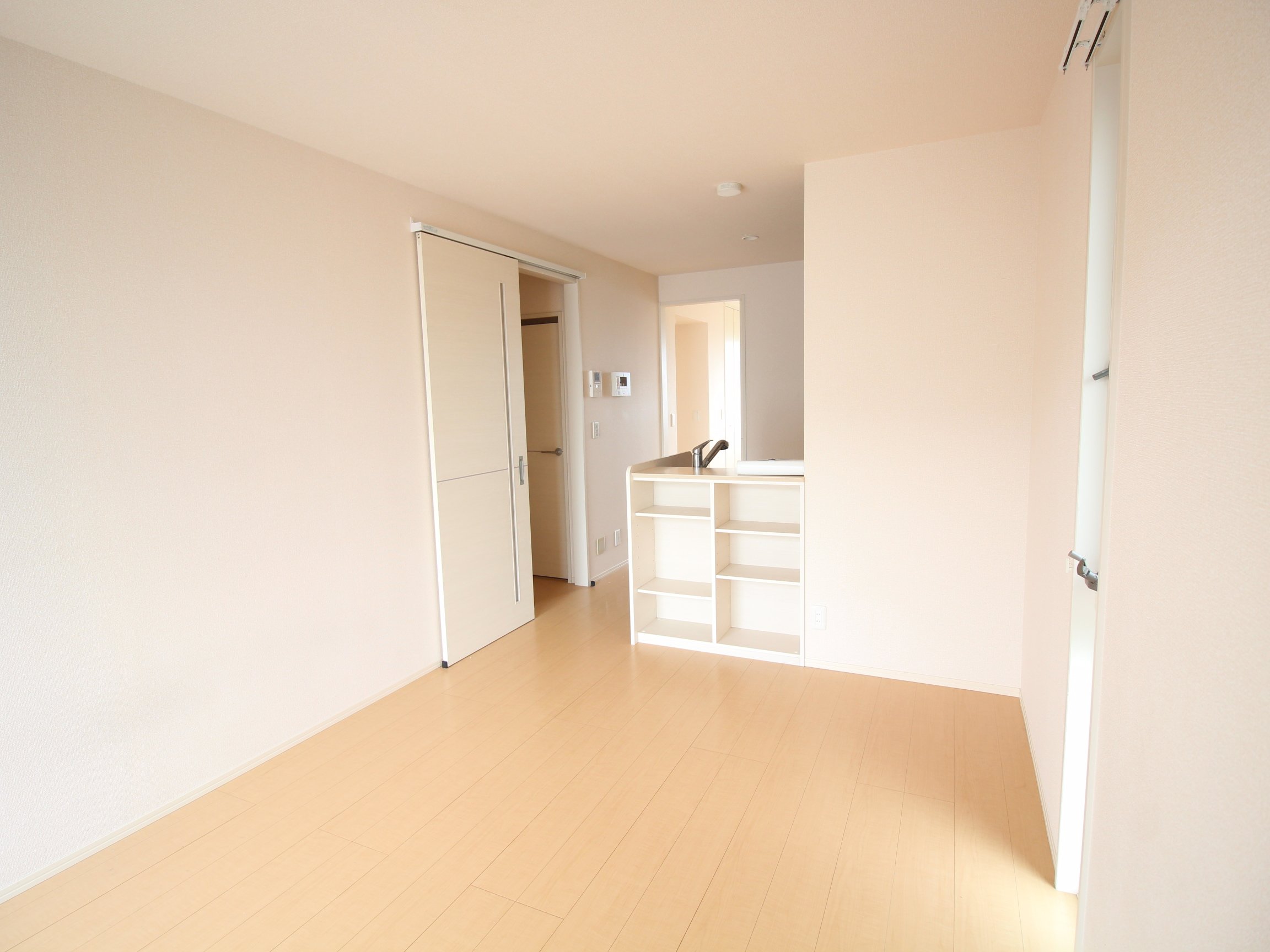 居室・リビング　※同物件別号室の写真