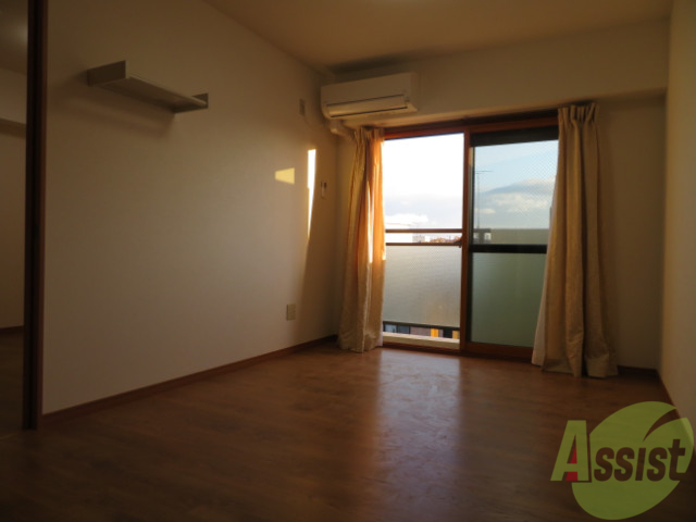 居室・リビング　明るい光が差し込む素敵なお部屋ですね～。