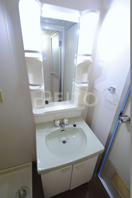 洗面設備　写真は２０３号室