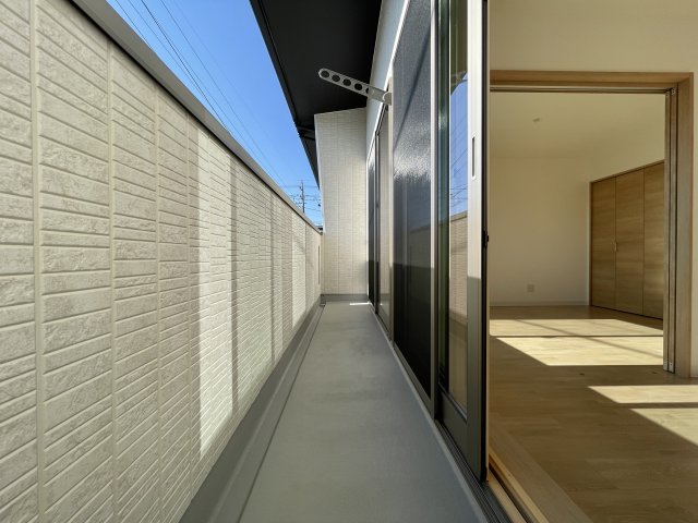 バルコニー　※内装写真はＡ棟のものです。