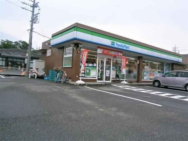 コンビニ　ファミリーマート大平駒場店（コンビニ）まで718m