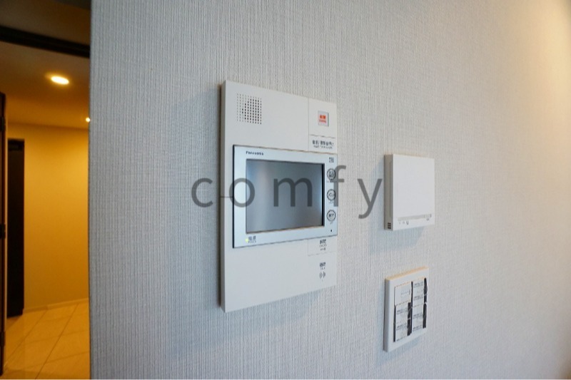 セキュリティ　モニター付きインターホン