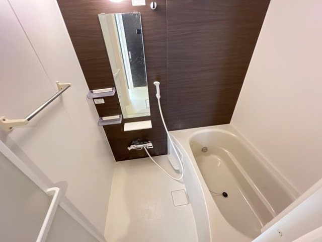 バス・シャワールーム　追い炊き機能、浴室乾燥機付き♪