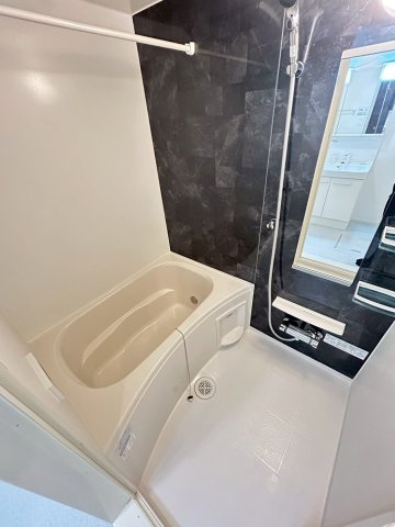 バス・シャワールーム　同物件、別号室の写真です。