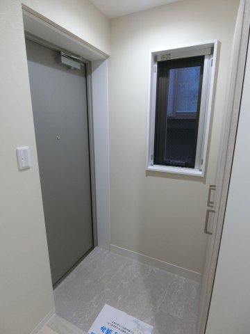 玄関　他のお部屋の参考写真となります。