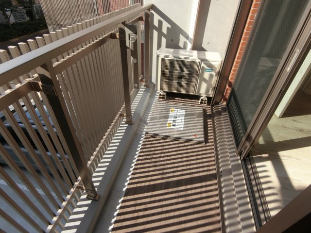 バルコニー　他のお部屋の参考写真となります。