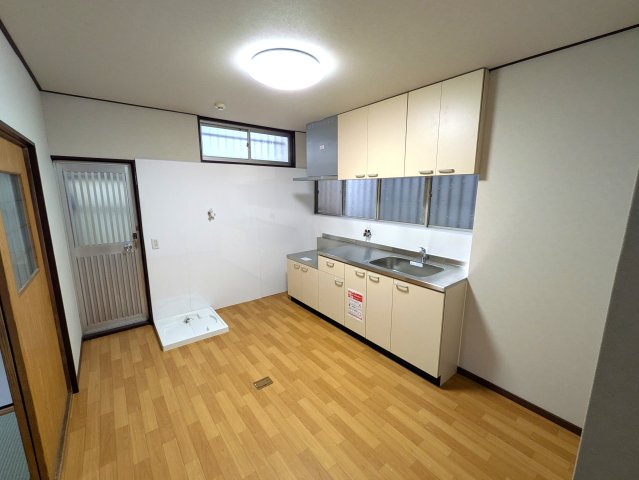 衣摺5丁目貸家のキッチン写真