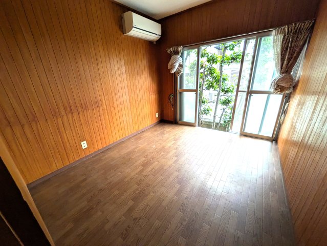 衣摺5丁目貸家の居間写真