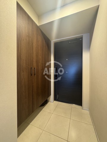 玄関　プレサンスロジェ大阪福島　玄関