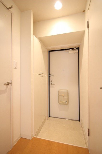 玄関　同物件、別号室のものです。