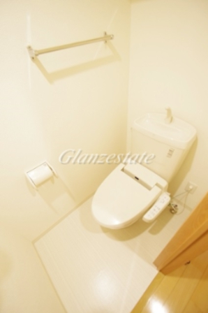 トイレ　☆温水洗浄便座完備のトイレ☆