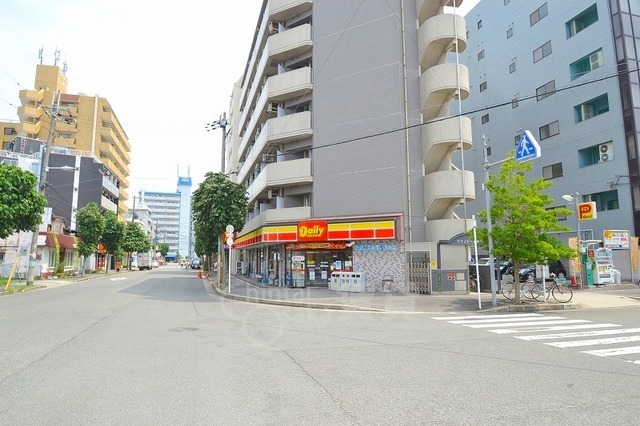 コンビニ　デイリーヤマザキ　西中島5丁目店（コンビニ）まで422m