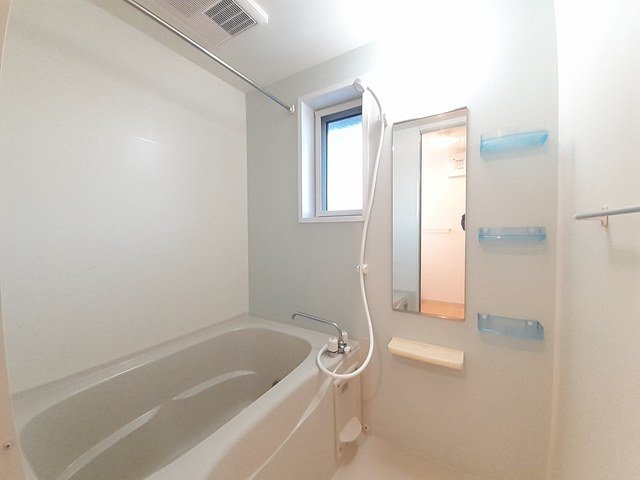 バス・シャワールーム　ゆったり過ごせるお風呂です