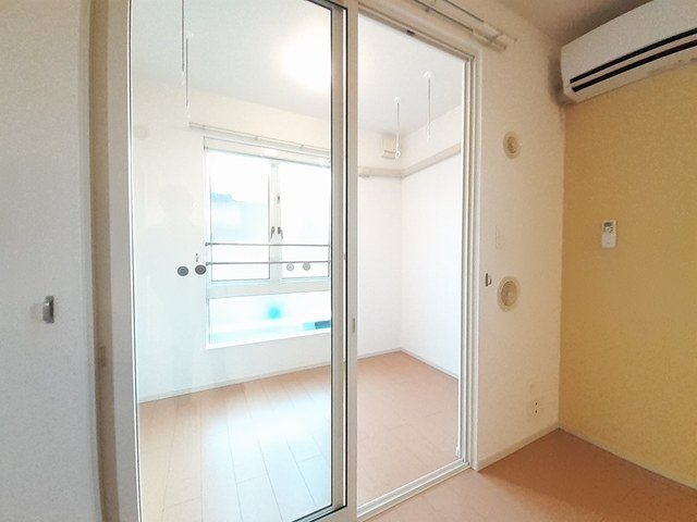 その他部屋・スペース　サンルーム。雨の日や冬でも安心して洗濯物が干せます！