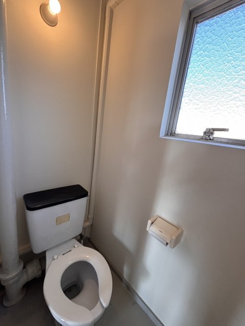 トイレ　別部屋の内装写真※現況有姿