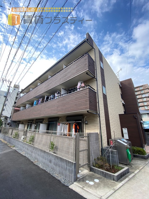 建物外観　静かな環境にあるオートロック付アパートです。