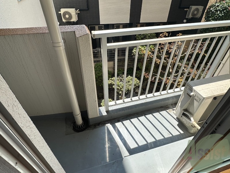 バルコニー　バルコニーもきちんと清掃されていて清潔感ありますね