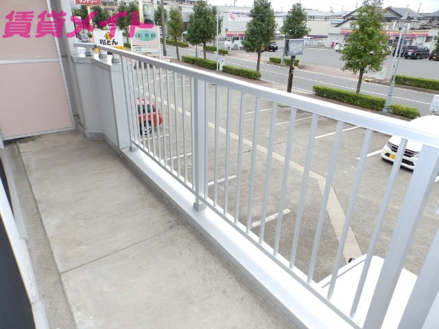 バルコニー　同物件別室画像