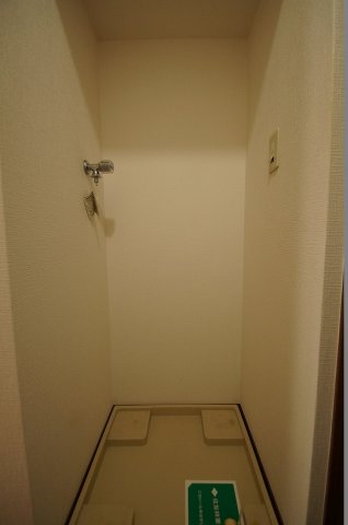 その他設備　防水パン付きの洗濯機置場です。