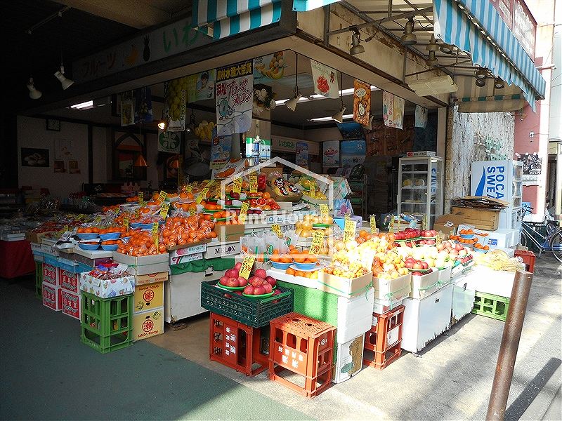ショッピングセンター　多磨駅前商店街（ショッピングセンター）まで245m