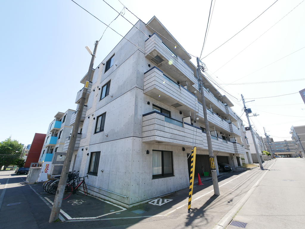 建物外観　☆人気のデザイナーズマンションです♪