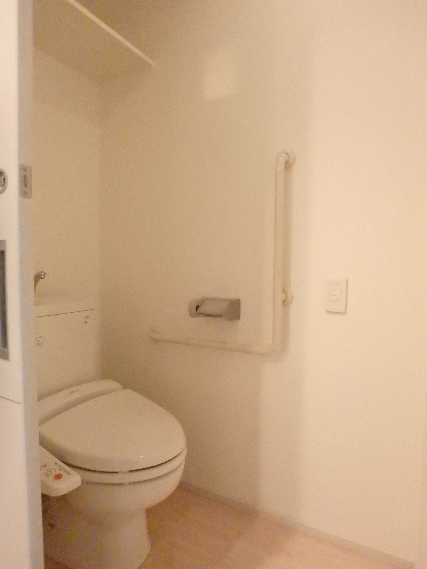 トイレ　ウォシュレット付