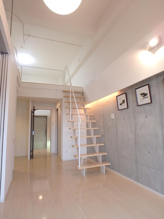 居室・リビング　高所照明サービス設置（小物はついておりません）