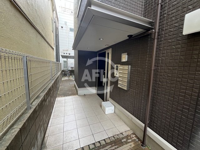 エントランス　LA MAISON VERTE西田辺（ラメゾンヴェルテ西田辺