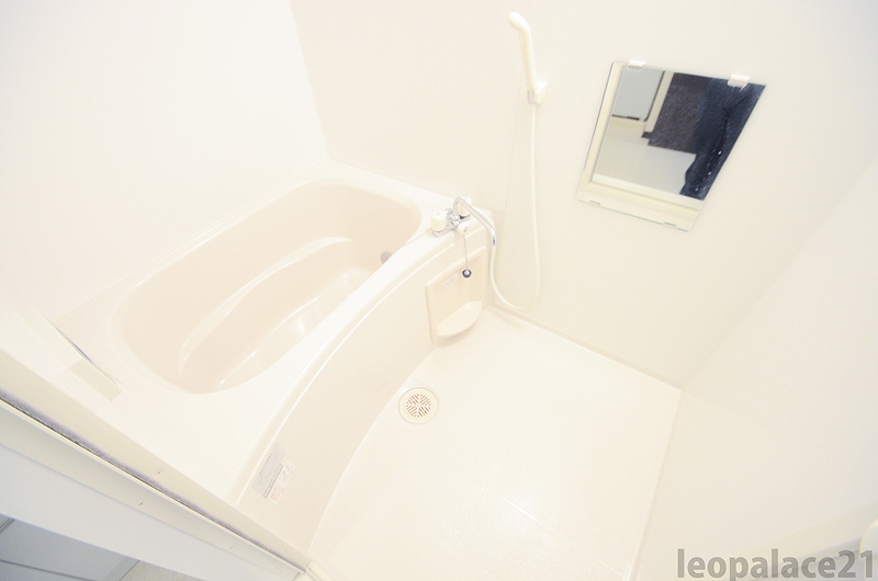 バス・シャワールーム　同タイプの物件写真です。