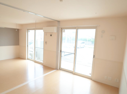 居室・リビング　他部屋の参考写真です。