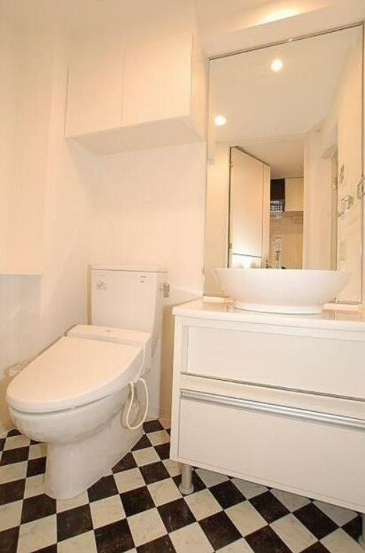 トイレ　別号室参考写真です