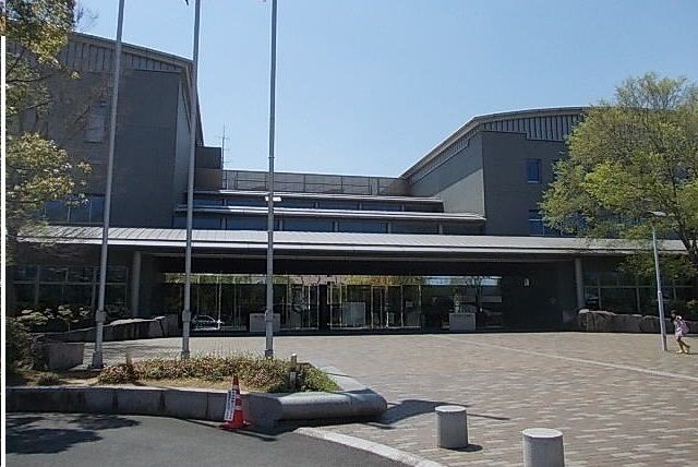 図書館　県立図書館さん（図書館）まで1100m