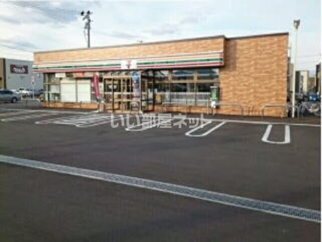 コンビニ　セブンイレブン 弘前桔梗野店（コンビニ）まで235m