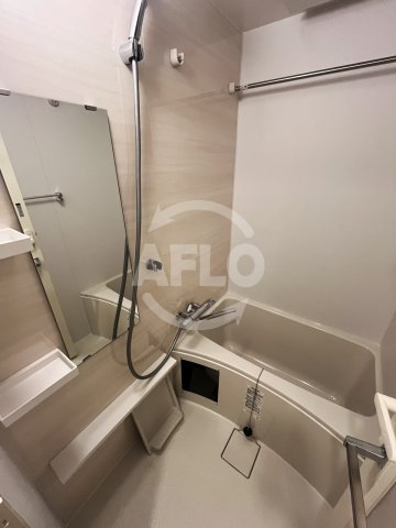 バス・シャワールーム　コンフォリア・リヴ博労町一丁目Q　浴室