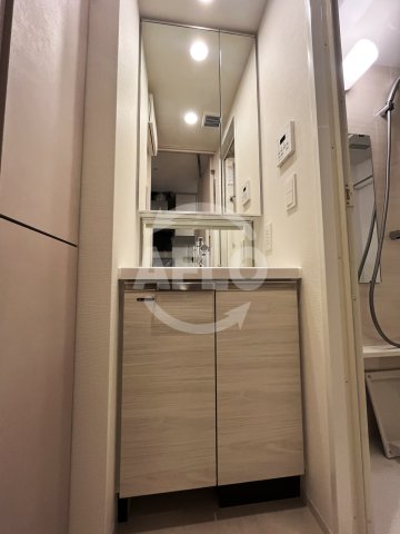 洗面設備　コンフォリア・リヴ博労町一丁目Q　独立洗面台