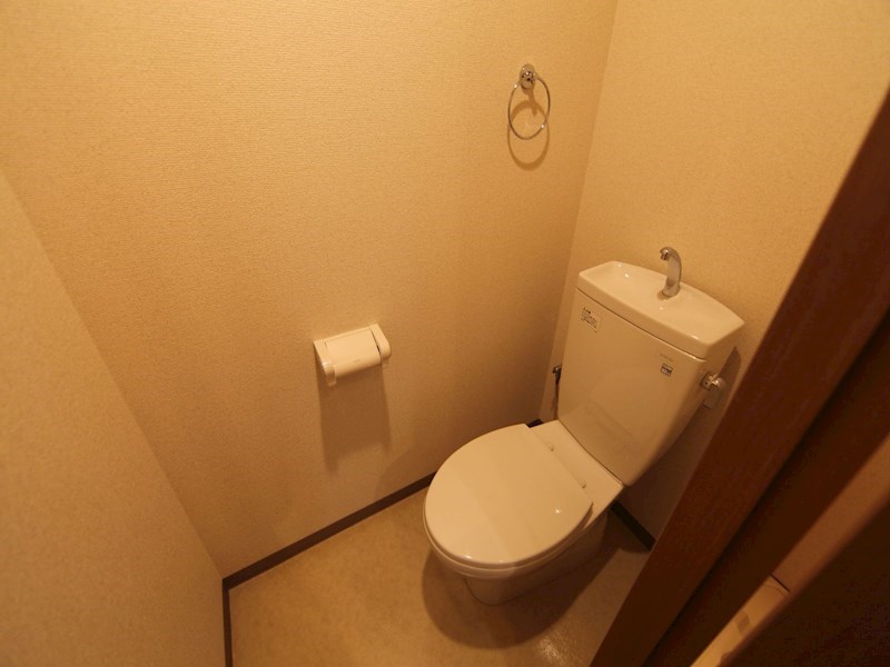 トイレ　洋式トイレ（温水洗浄便座設置可）