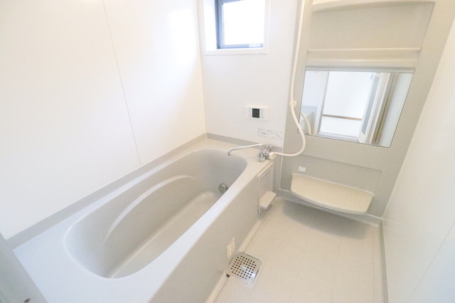 バス・シャワールーム　浴室換気乾燥機バスルーム