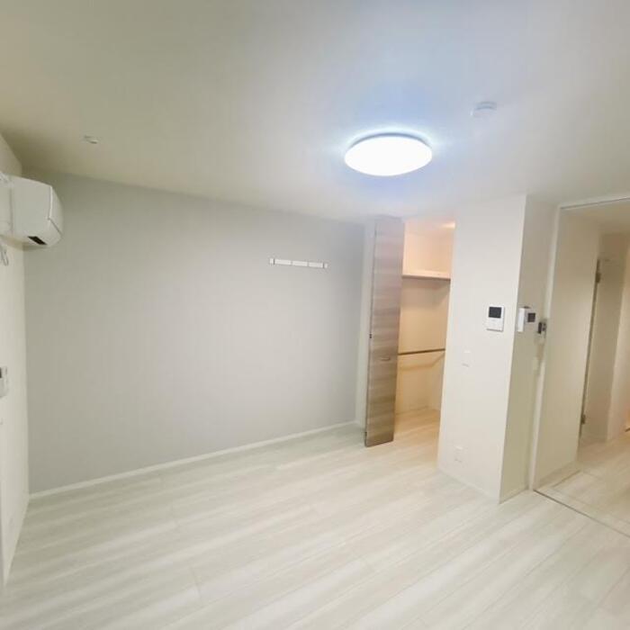 居室・リビング　※同建物同型別のお部屋