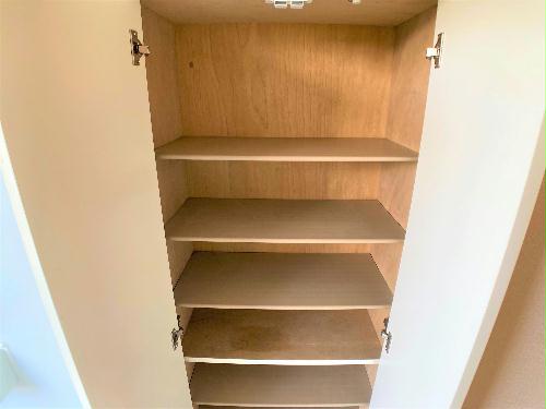 玄関　設備・仕様は号室により異なる為、現況を優先致します。