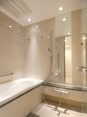 バス・シャワールーム　バス