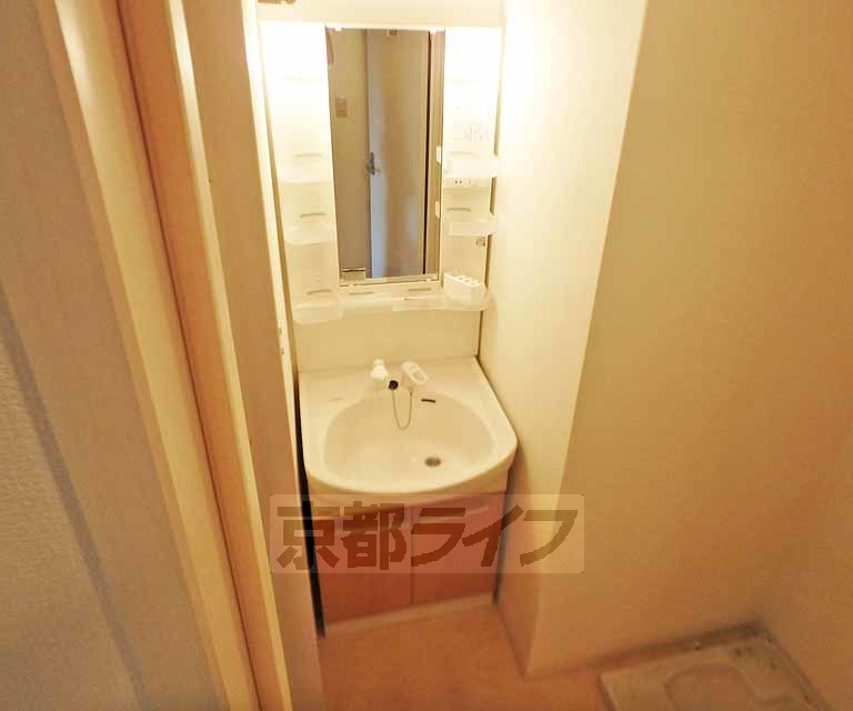 洗面設備　朝の支度はこちらでどうぞ