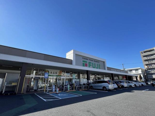 スーパー　フジ白島店（スーパー）まで395m