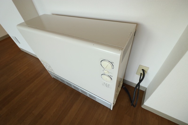 その他設備　蓄熱暖房♪