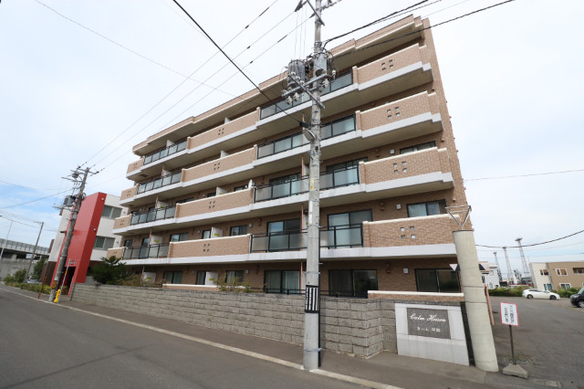 建物外観　人気の鉄筋コンクリート造♪